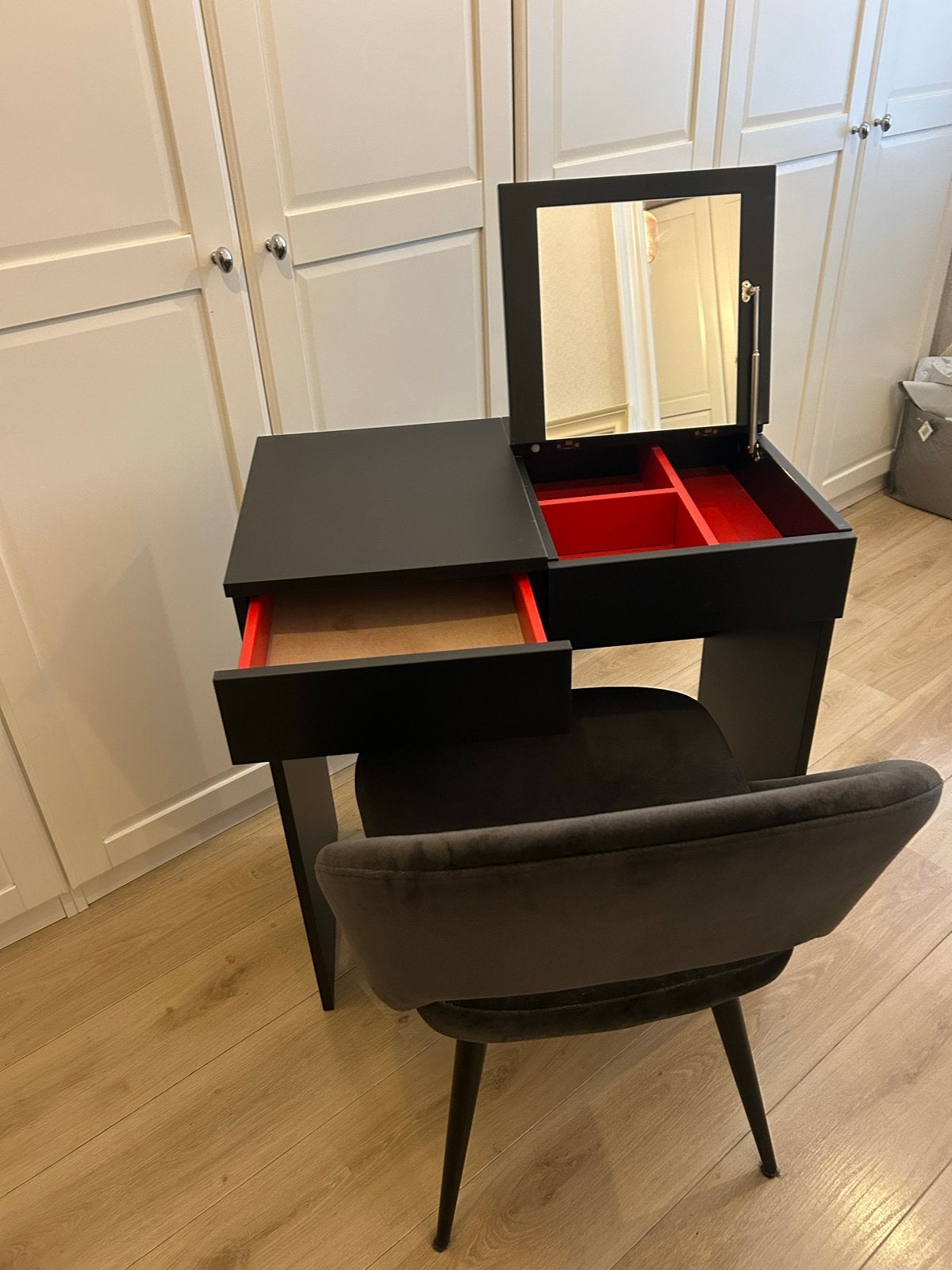 IKEA zwarte kaptafel met bijpassende stoel - prima staat, Ophalen, Minder dan 50 cm, Zo goed als nieuw, Minder dan 100 cm