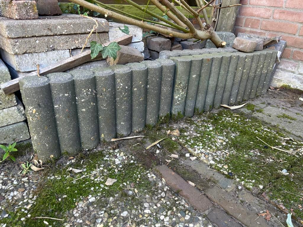 Betonnen stenen (palissadebanden zijn weg), Tuin en Terras, Tegels en Klinkers, Ophalen, Gebruikt, Beton, Overige typen
