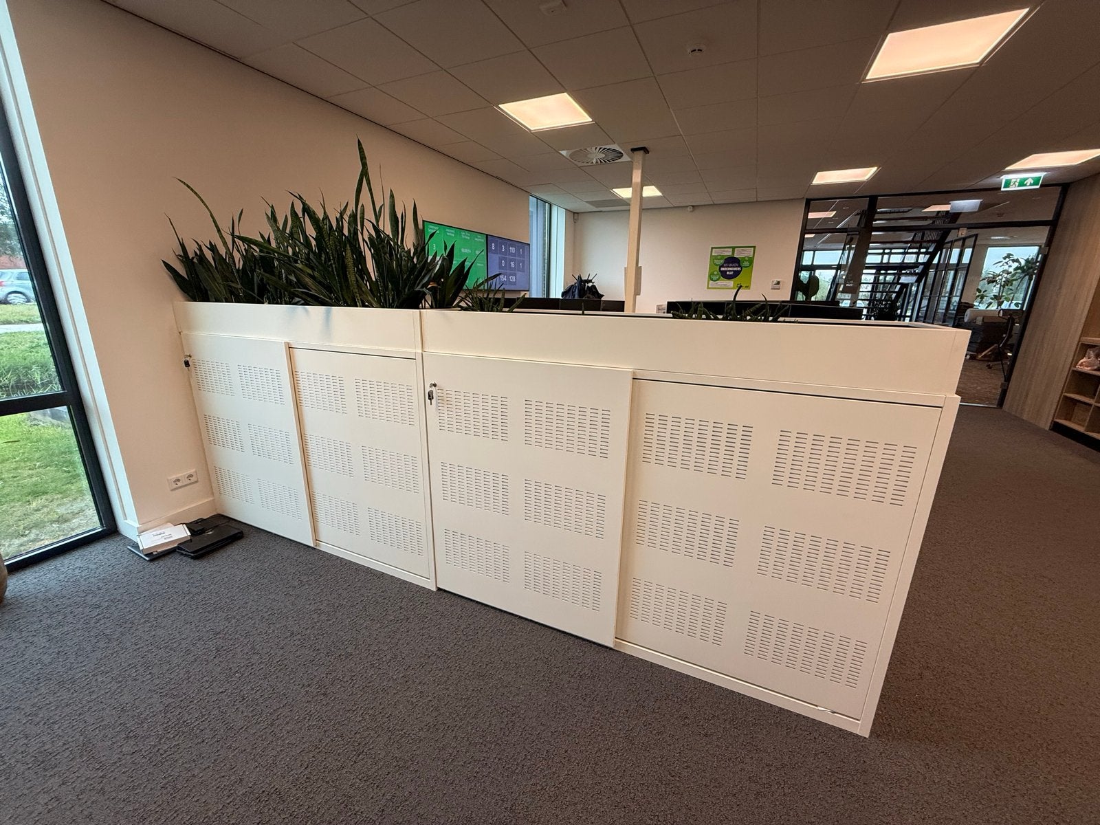 4x witte kastenwand met plantenbakken en schuifdeuren, Archief en Opbergen, Ophalen, Gebruikt, Kast