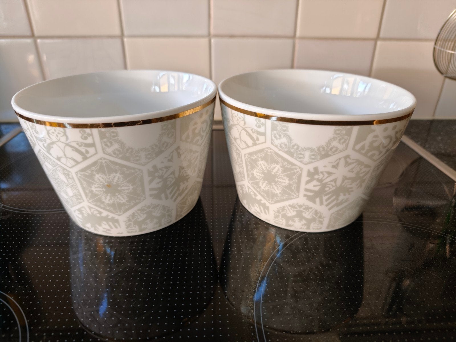 Marcel Wanders porseleinen schaal voor de Bijenkorf, Huis en Inrichting, Gebruikt, Porselein of Keramiek, Schaal, Rond