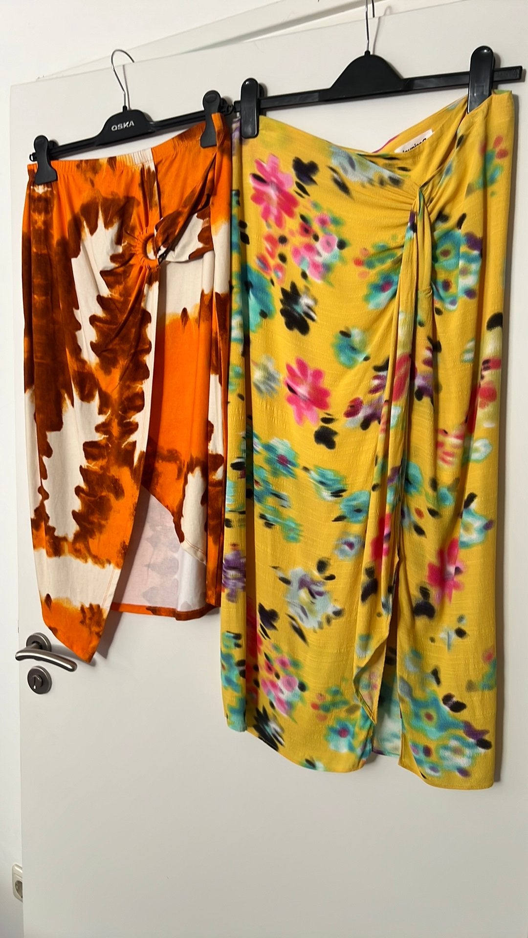 In één koop 2 Desigual rokken maat XL, Kleding | Dames, Rokken, Verzenden, Nieuw, Maat 46/48 (XL) of groter, Onder de knie