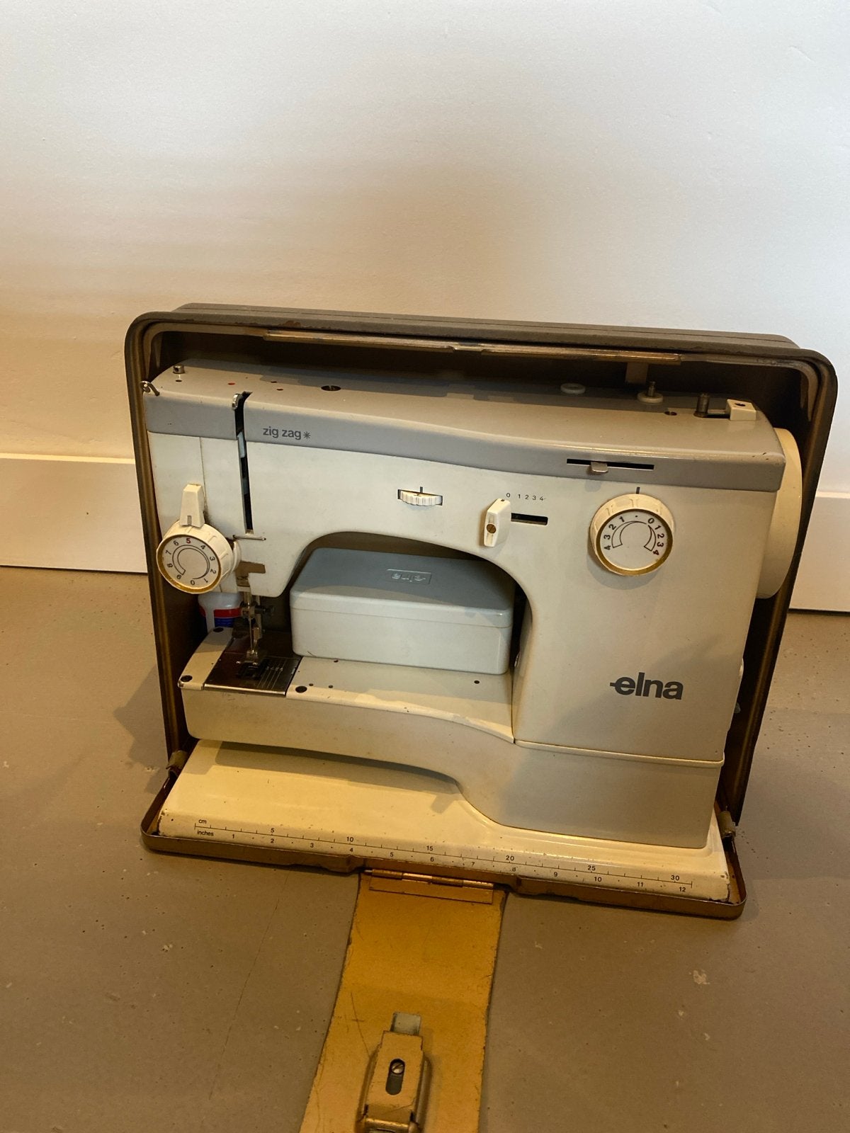 Elna Zig Zag Naaimachine - Vintage Model, Ophalen of Verzenden, Gebruikt, Naaimachine, Overige merken
