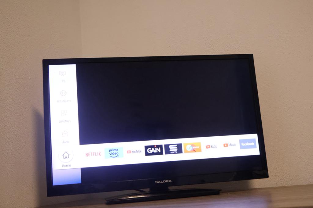 Kleine TV ‘’24inch Salora NetFlix & YouTube, Ophalen of Verzenden, Zo goed als nieuw, 50 Hz, Overige merken