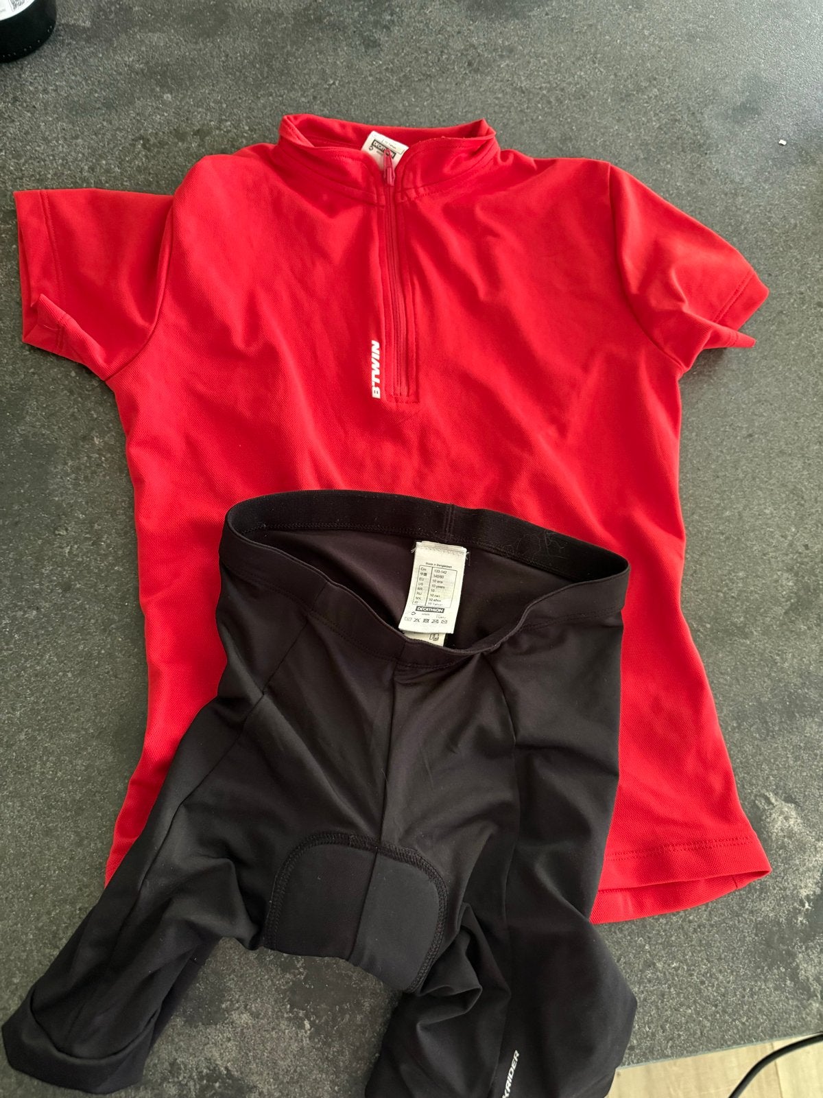 Fietskleding set: shirt en broekje 10yr, Ophalen of Verzenden, Gebruikt, Kinderen, Bovenkleding