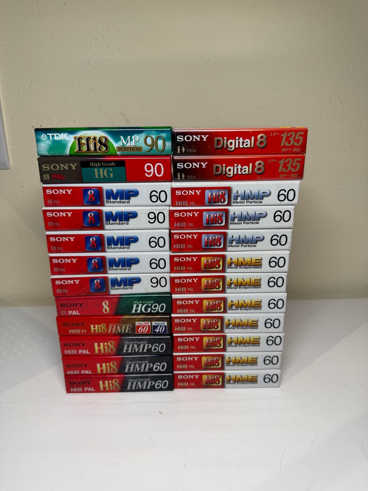 Grote partij Hi8, Digital 8 en Video 8 videobanden (nieuw), Ophalen of Verzenden, Nieuw in verpakking, Video 8