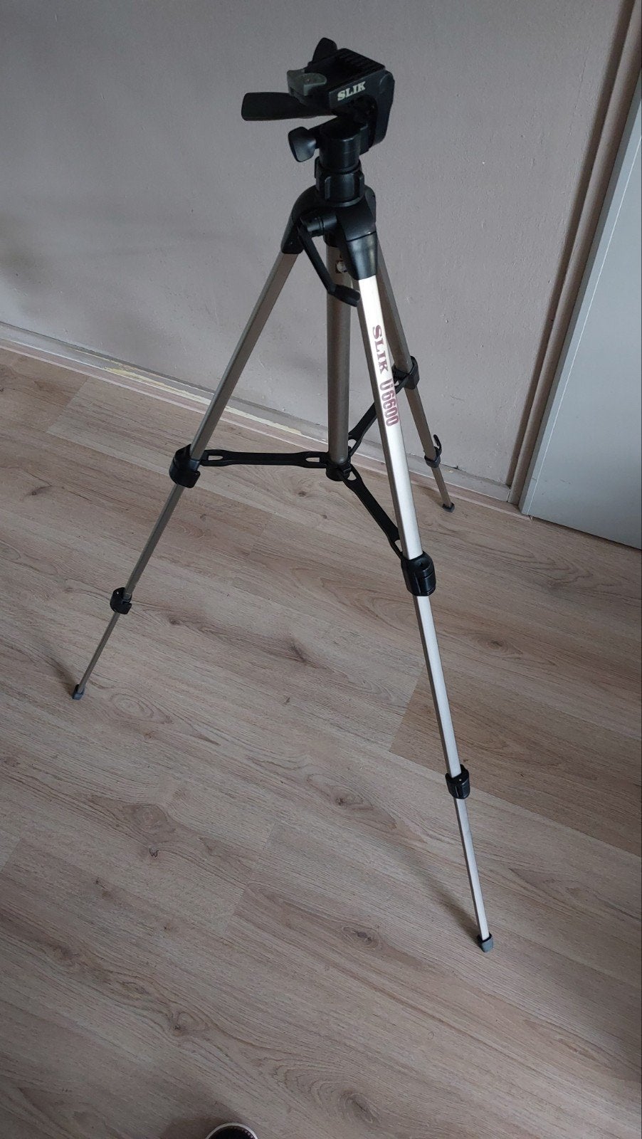 Slik U6600 Driepoot Statief - Zo goed als nieuw, Ophalen, Driepoot, Zo goed als nieuw, 150 tot 175 cm