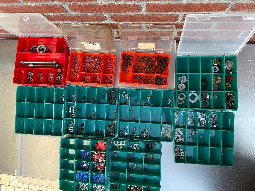 sorteerbakjes met oldtimer brommer onderdelen, Ophalen of Verzenden, Zo goed als nieuw, Overige typen, Overige merken