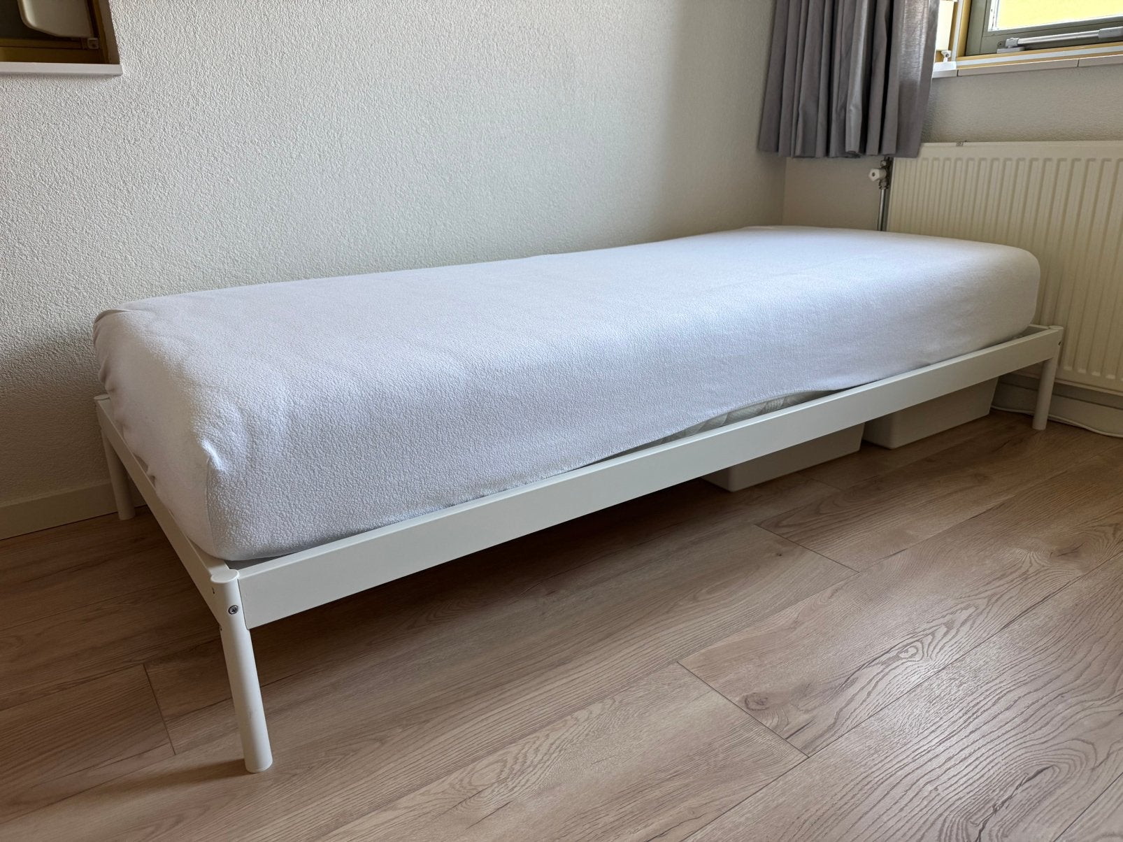 IKEA VEVELSTAD bed 90×200 + matras + topper – compleet, Ophalen, 90 cm, Eenpersoons, Wit