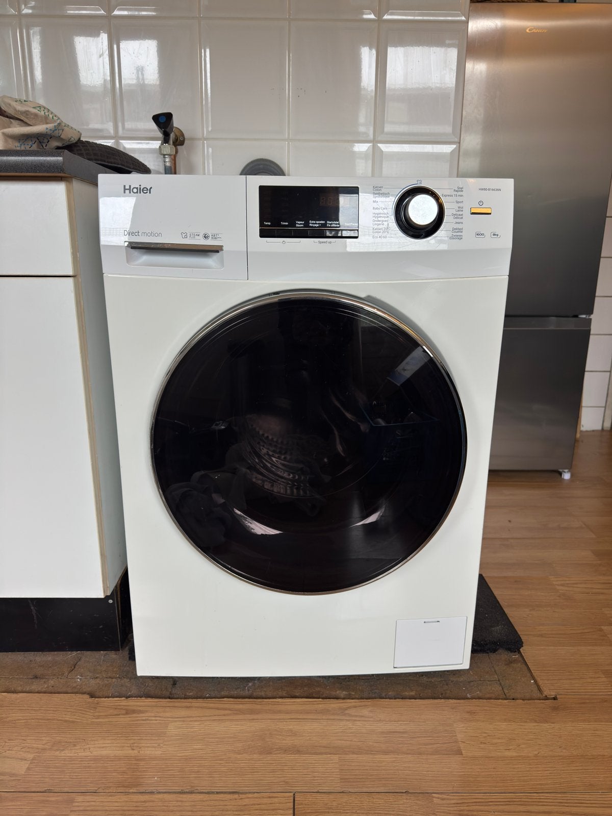 Wasmachine Haier HW80-B16636N Energieklasse A, Ophalen, Zo goed als nieuw, 85 tot 90 cm, 1200 tot 1600 toeren