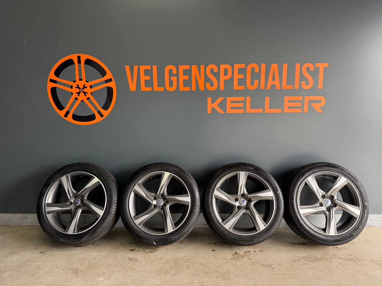 Volvo V60 V70 ixion 18 inch velgen 5x108 235/45/18 zgan set, Auto-onderdelen, Ophalen of Verzenden, 18 inch, All Season, Banden en Velgen