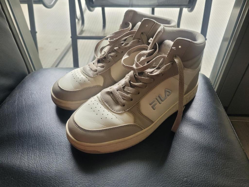 Nette Fila sneakers, maat 41 - zo goed als nieuw, Kleding | Dames, Schoenen, Overige kleuren, Ophalen of Verzenden, Fila, Sneakers of Gympen