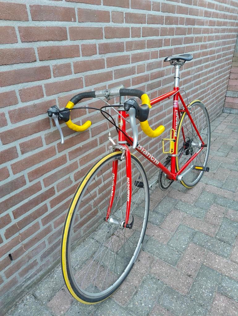 Bianchi racefiets kleur rood/geel, Fietsen en Brommers, Fietsen | Racefietsen, Aluminium, 15 tot 20 versnellingen, 53 tot 57 cm
