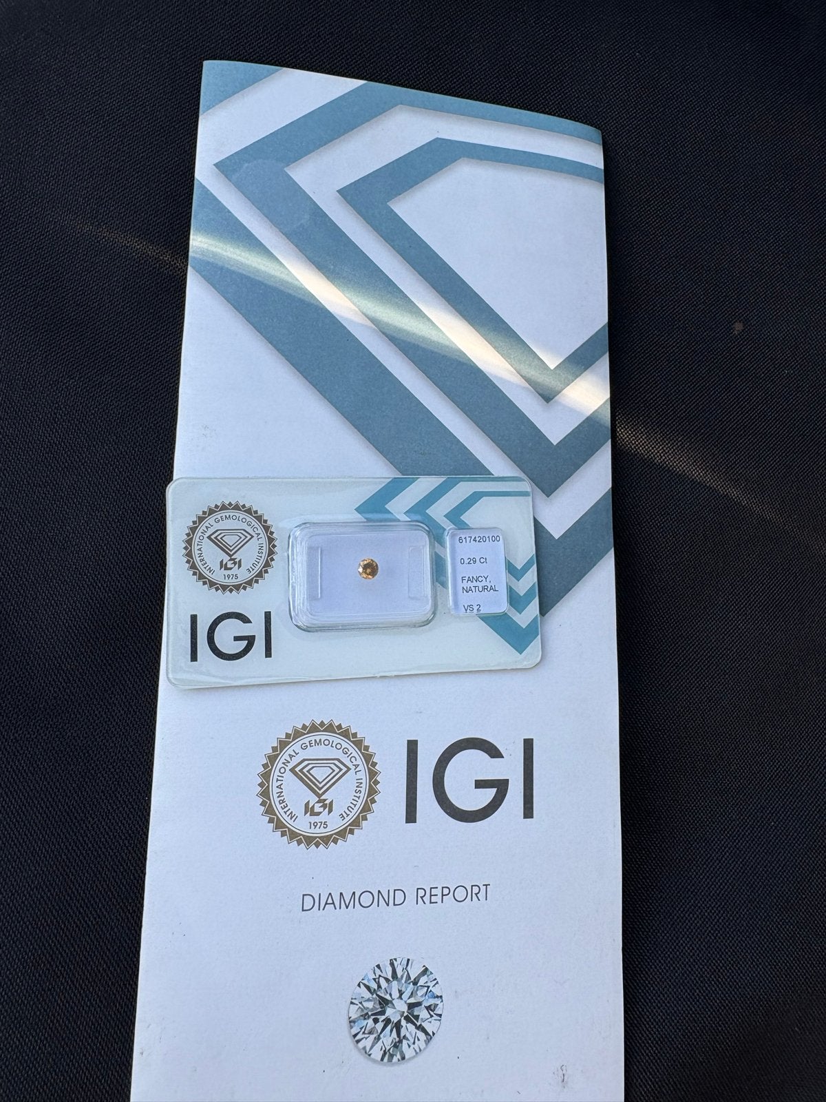 Natuurlijke Fancy Oranje Gele Diamant 0.29 ct IGI Gecertific, Ophalen of Verzenden, Nieuw