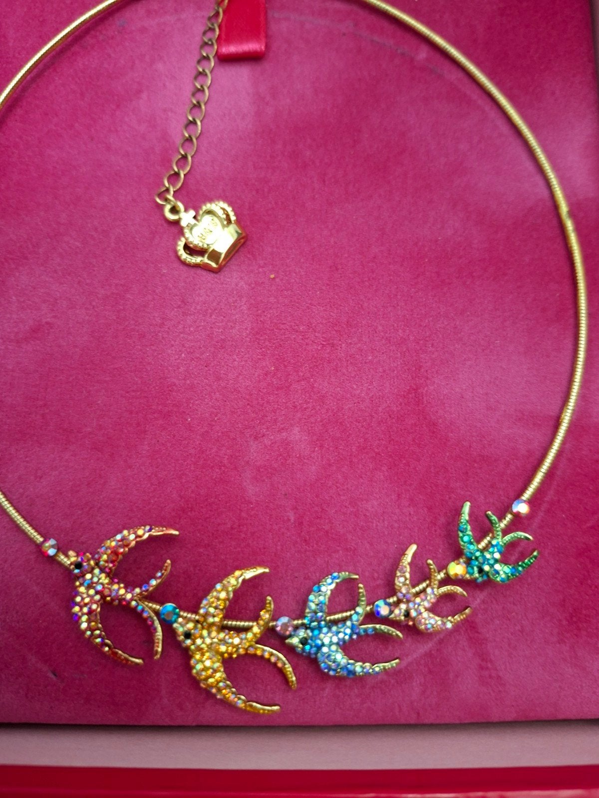 WILSON & BUTLER  ketting met zwaluwen., Ophalen, Gebruikt, Overige kleuren, Ketting