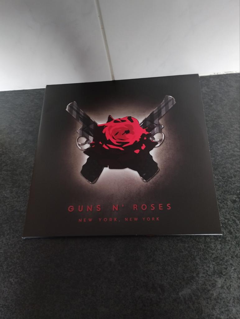 Guns 'n Roses, Rood Vinyl Dubbel lp Op Rood, live, Cd's en Dvd's, Vinyl | Hardrock en Metal, Ophalen of Verzenden, Zo goed als nieuw