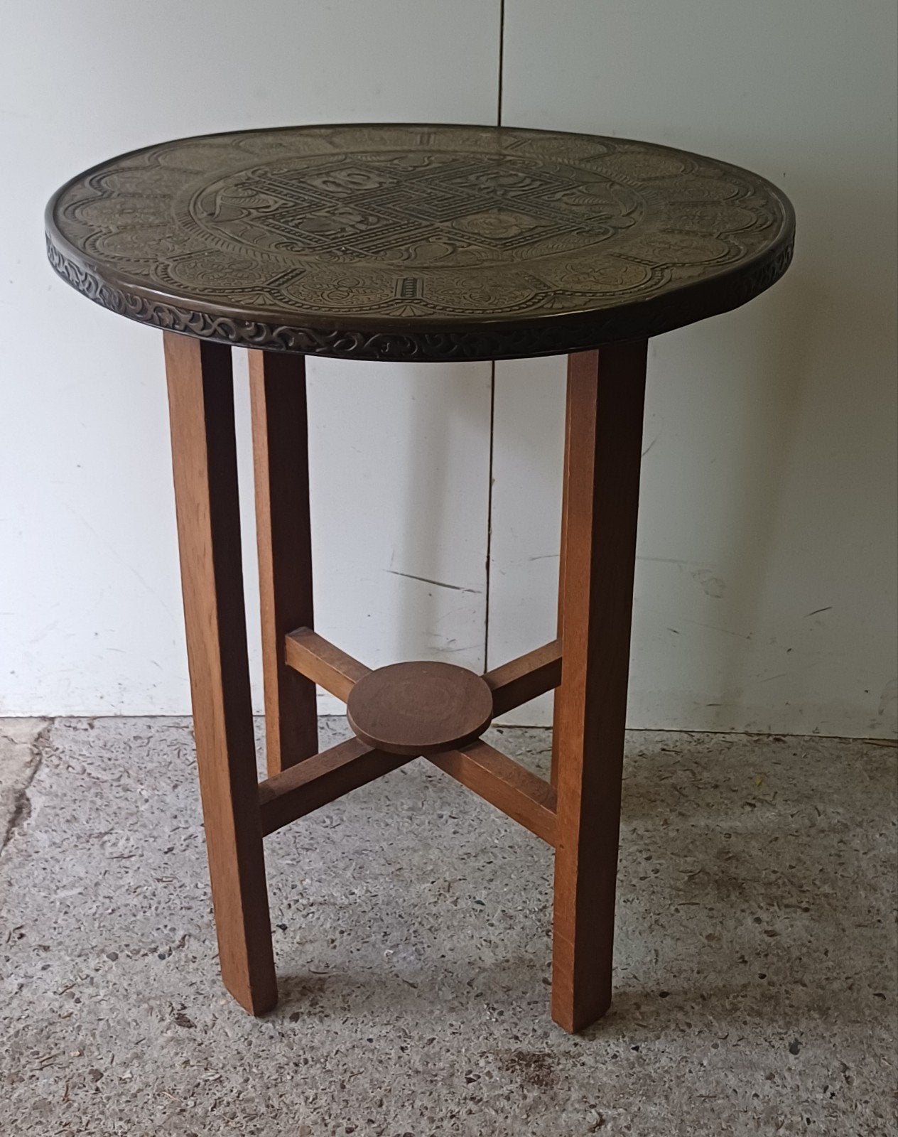 Mooi vintage jaren 30 rooktafeltje bijzettafel messing blad, Ophalen