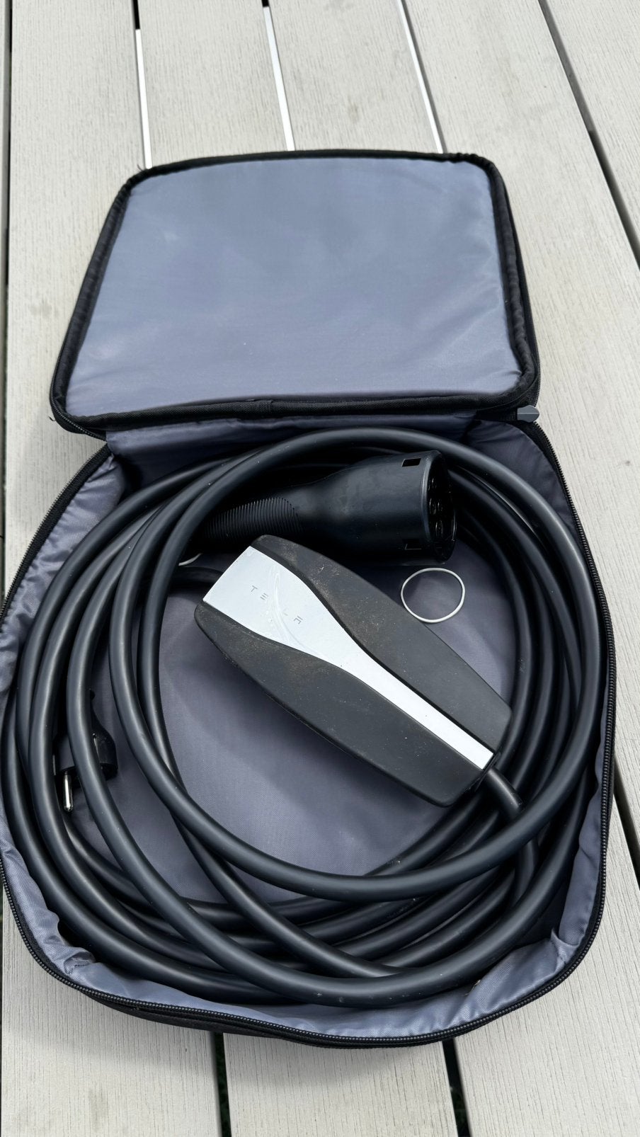 Tesla Mobile Connector Gen 2 (UMC) – origineel, met tas, Ophalen of Verzenden, Zo goed als nieuw, Laadkabel