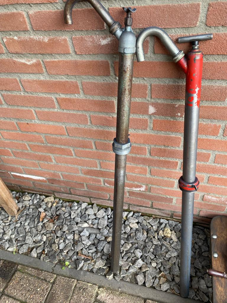 2x Hevelpomp Vatpomp - Handmatige Pompen, Ophalen of Verzenden, Gebruikt, Handmatig, Overige typen