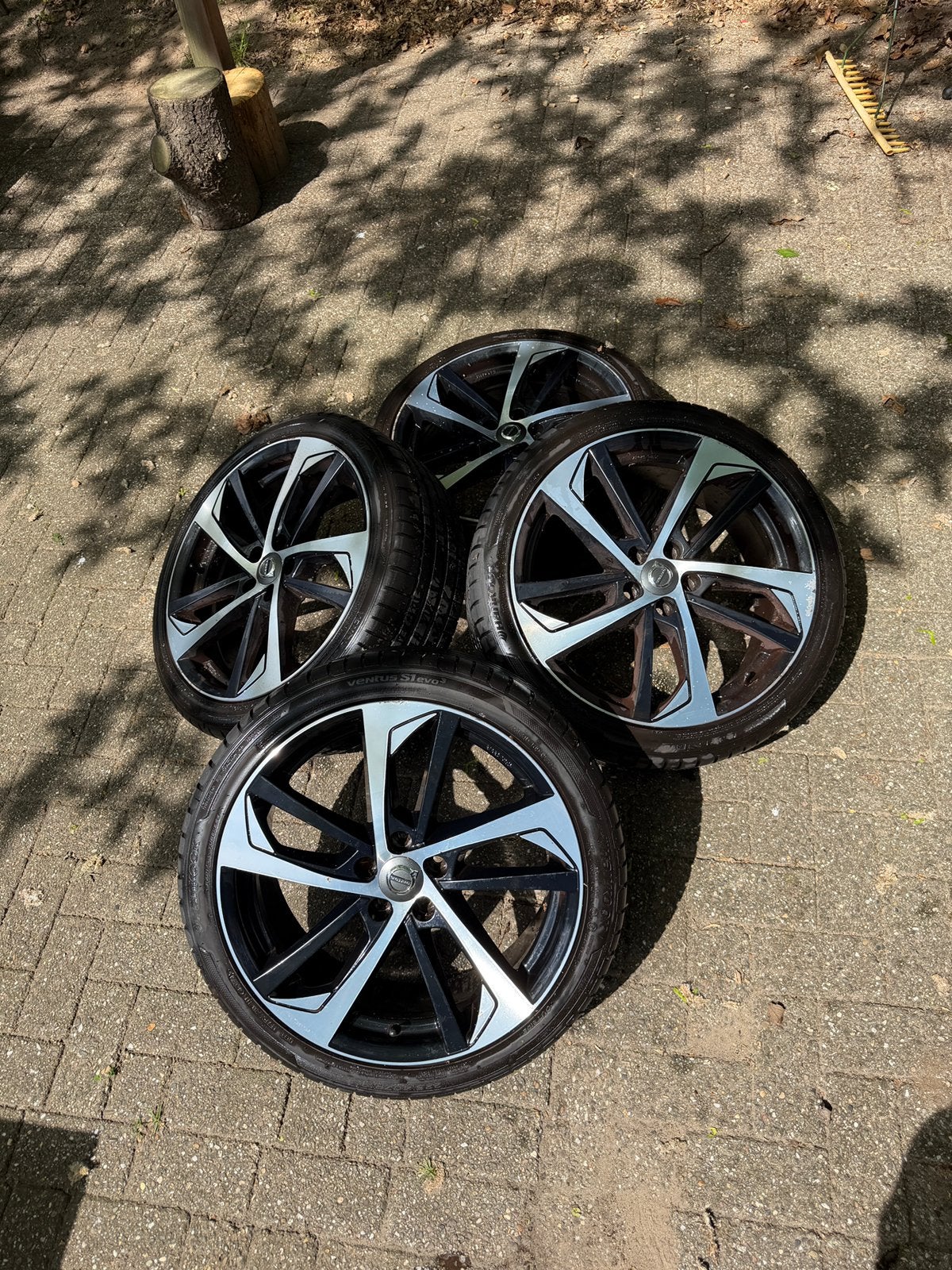 19 inch velgen met zomerbanden – Volvo V60 V90 – 225/40R19, 19 inch, Banden en Velgen, Ophalen of Verzenden, Zomerbanden