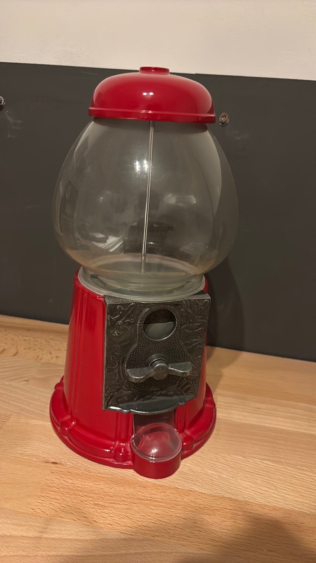 Vintage rode kauwgomballenautomaat, Verzamelen, Ophalen, Zo goed als nieuw