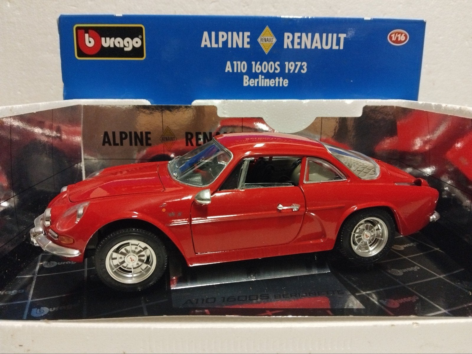 Renault Alpine A110 rood special box Bburago 1:18 KRD, Ophalen of Verzenden, Zo goed als nieuw, Auto, Bburago