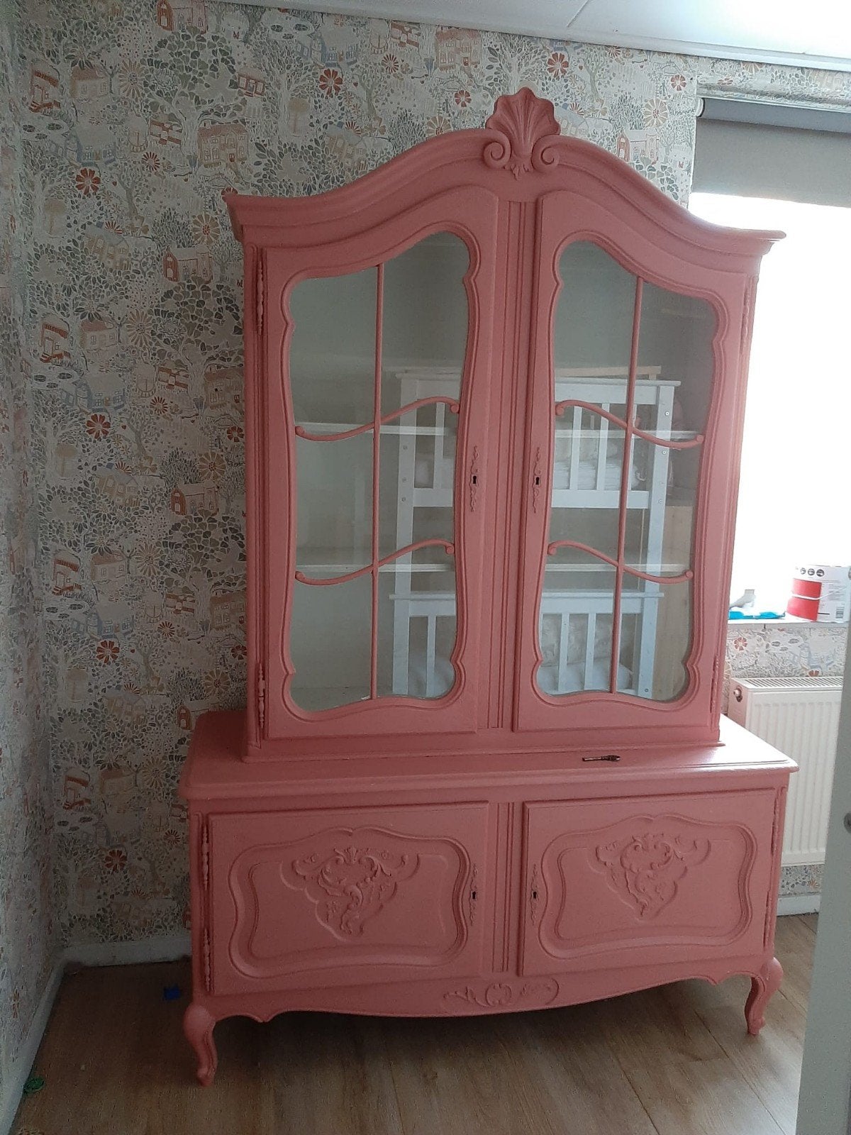 Antieke Brocante Vitrinekast - Koraalrood, Ophalen, Gebruikt