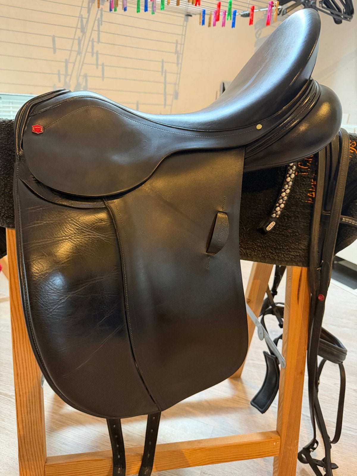 Te koop: zwart Albion dressuurzadel, 17,5 inch, SLK Narrow, Dieren en Toebehoren, Paarden en Pony's | Zadels, Ophalen, L (17.5 inch)