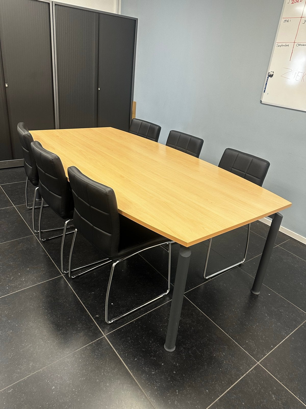 Ruime vergadertafel met 6 stoelen - Ideaal voor kantoor, Huis en Inrichting, Tafels | Eettafels, Ophalen, Gebruikt, 100 tot 150 cm