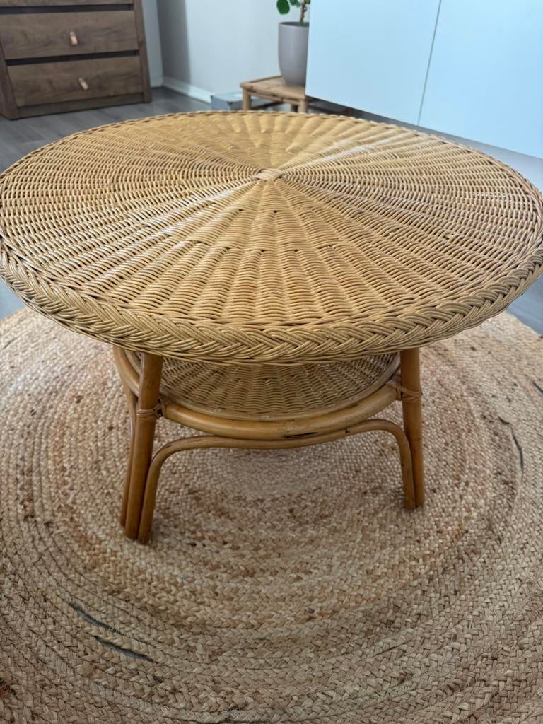 Rotan salontafel, Huis en Inrichting, Tafels | Bijzettafels, Overige materialen, Rond, 55 tot 75 cm, Zo goed als nieuw