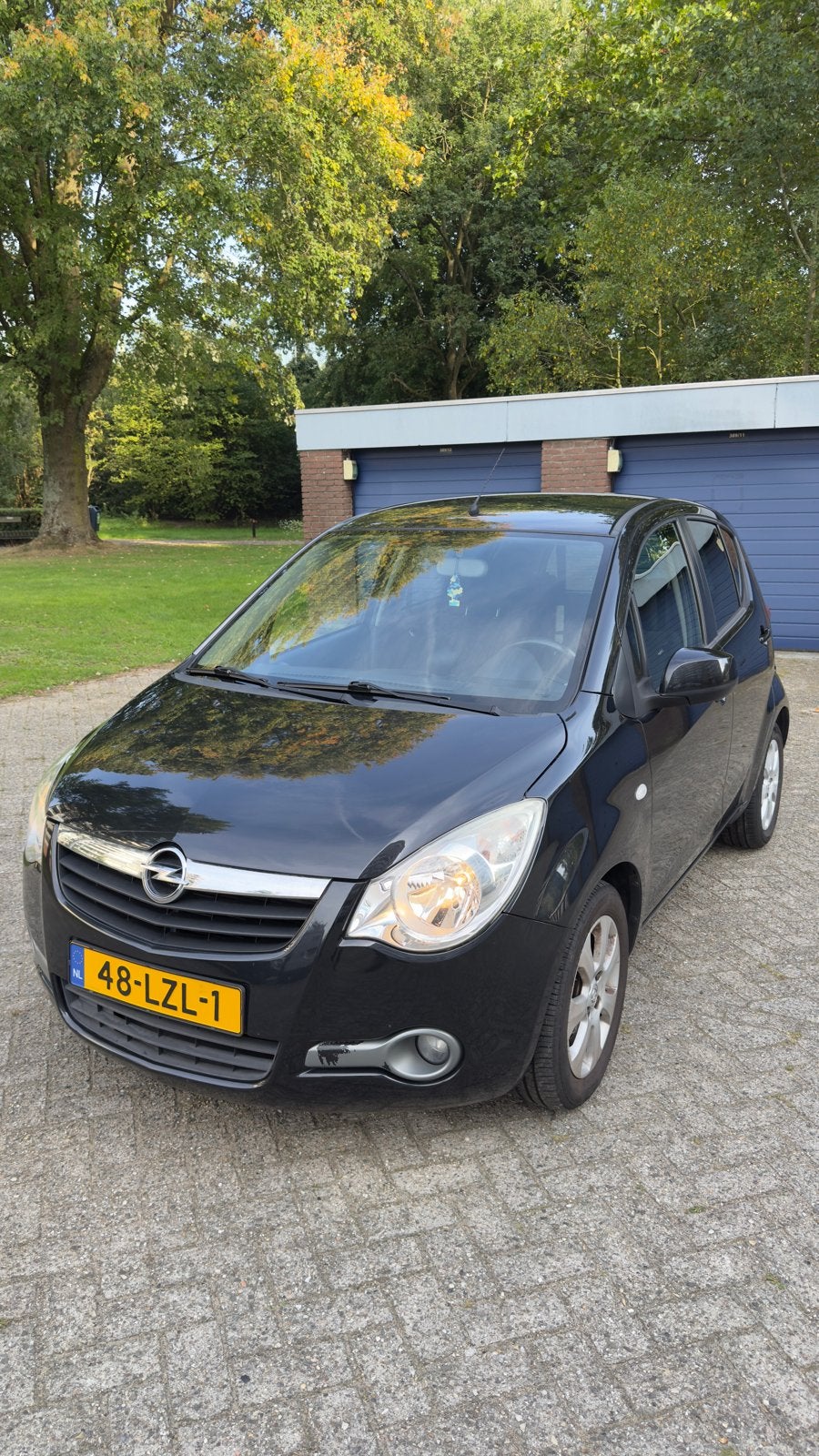 Opel Agila 1.2 16V AUTOMAAT 2010 Zwart, 40 €/maand, 4 cilinders, Zwart, Origineel Nederlands