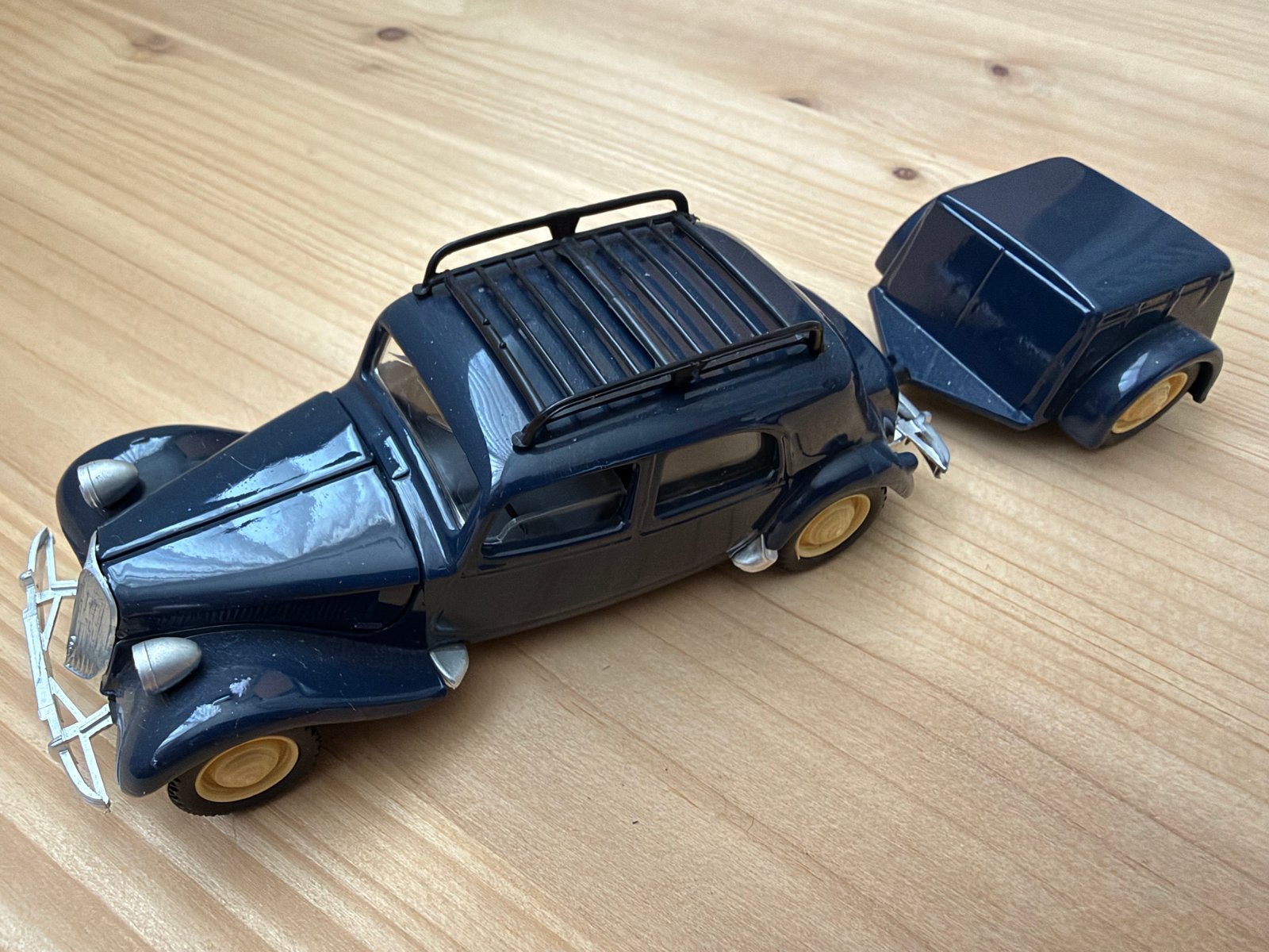 Solido Citroën Traction 15 Six met aanhanger 1:43, Ophalen of Verzenden, Gebruikt, Auto, Solido