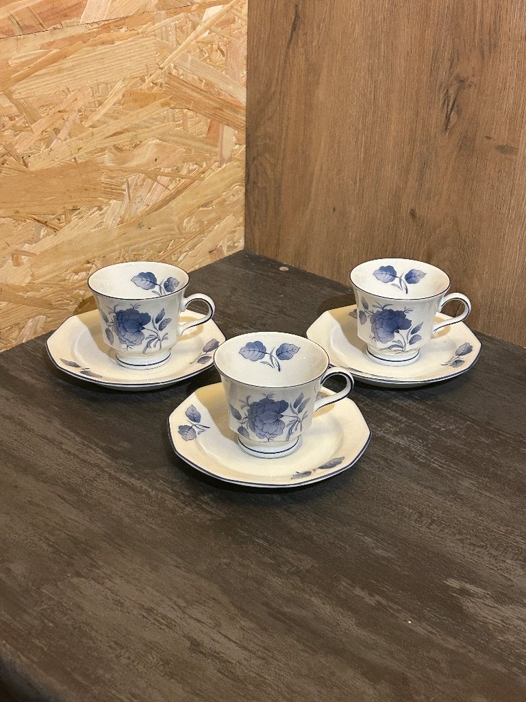 13 Vintage Kop en Schotels, Ophalen, Zo goed als nieuw, Overige stijlen, Kop(pen) en/of Schotel(s)