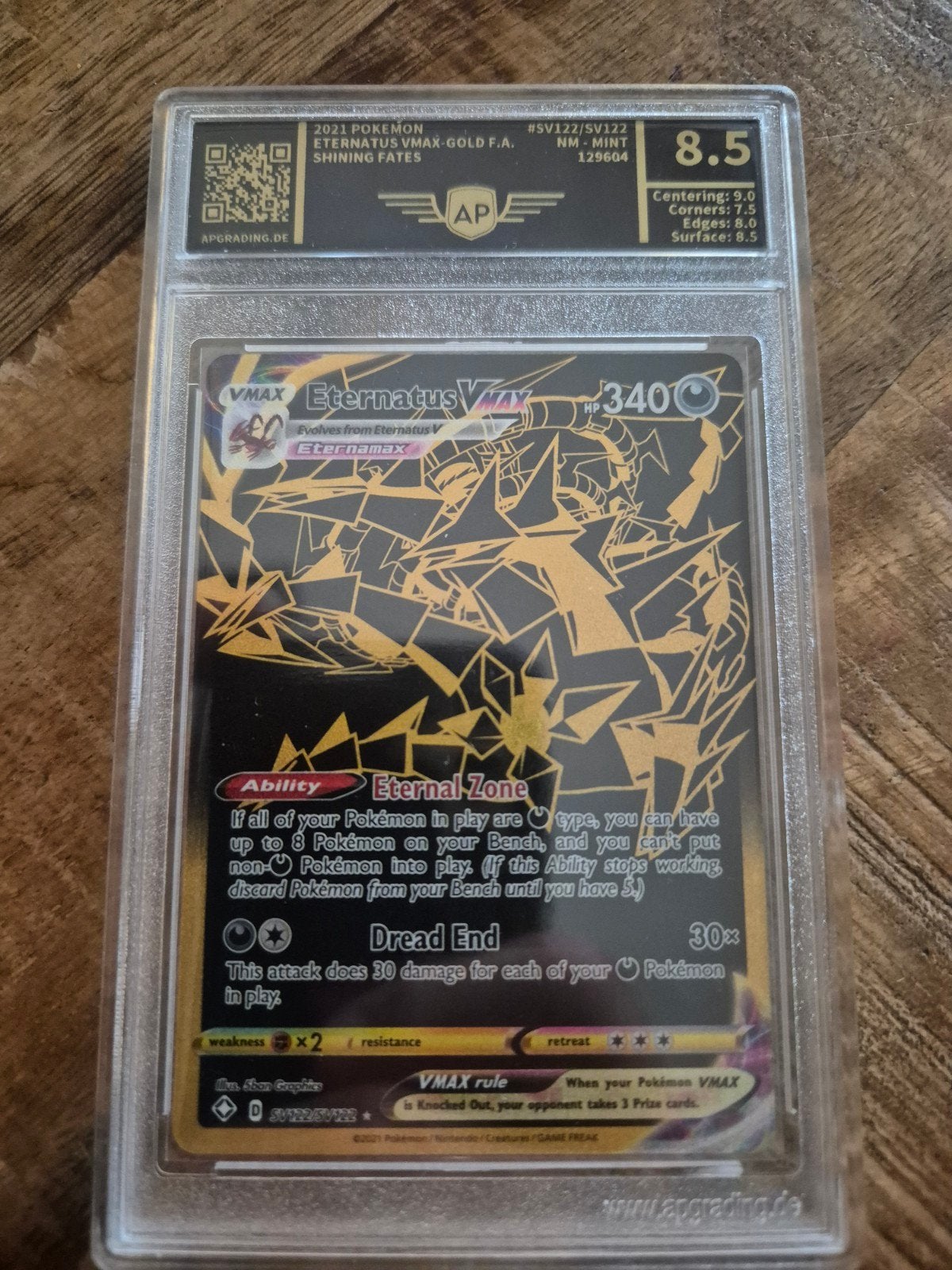 Eternatus VMAX Goud AP Graded 8.5 Pokémon Kaart, Hobby en Vrije tijd, Verzamelkaartspellen | Pokémon, Ophalen of Verzenden, Zo goed als nieuw
