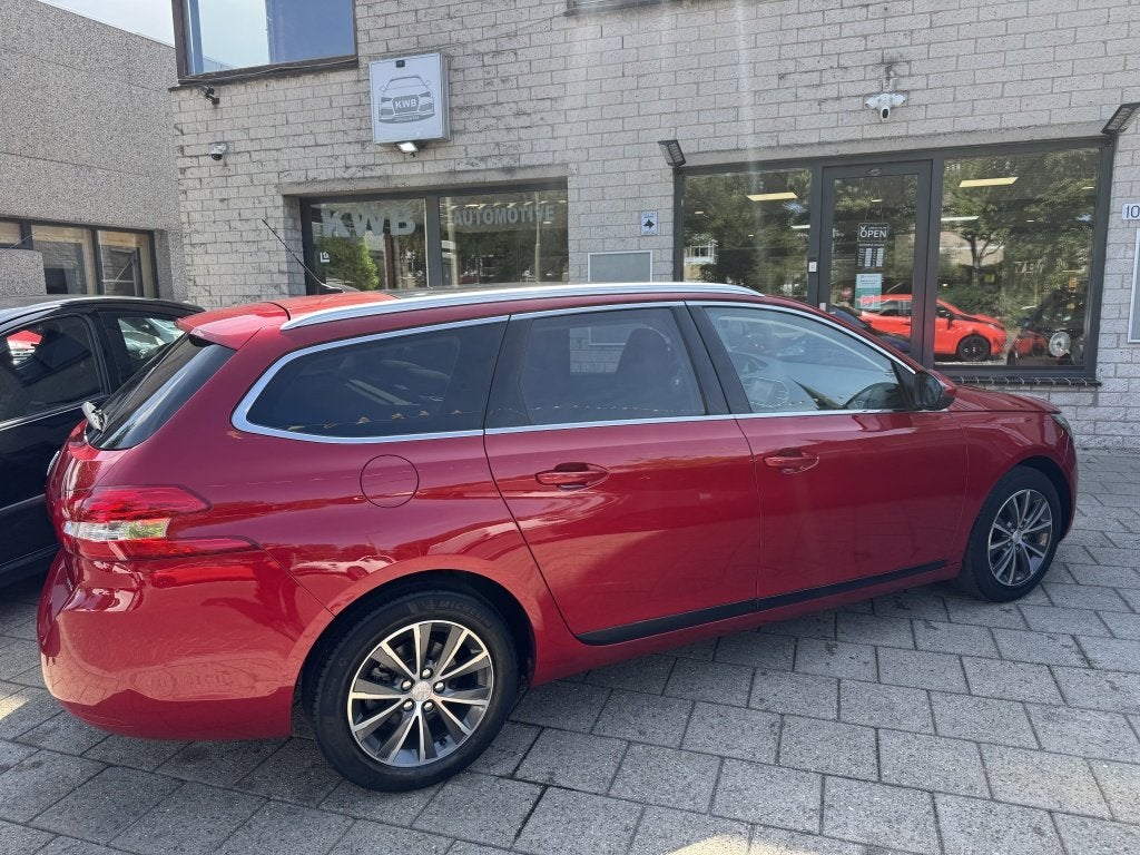 Peugeot 308 SW 1.2 PureTech Allure Pano Automaat NAP Distri, Auto's, Automaat, Gebruikt, Euro 6, 1199 cc