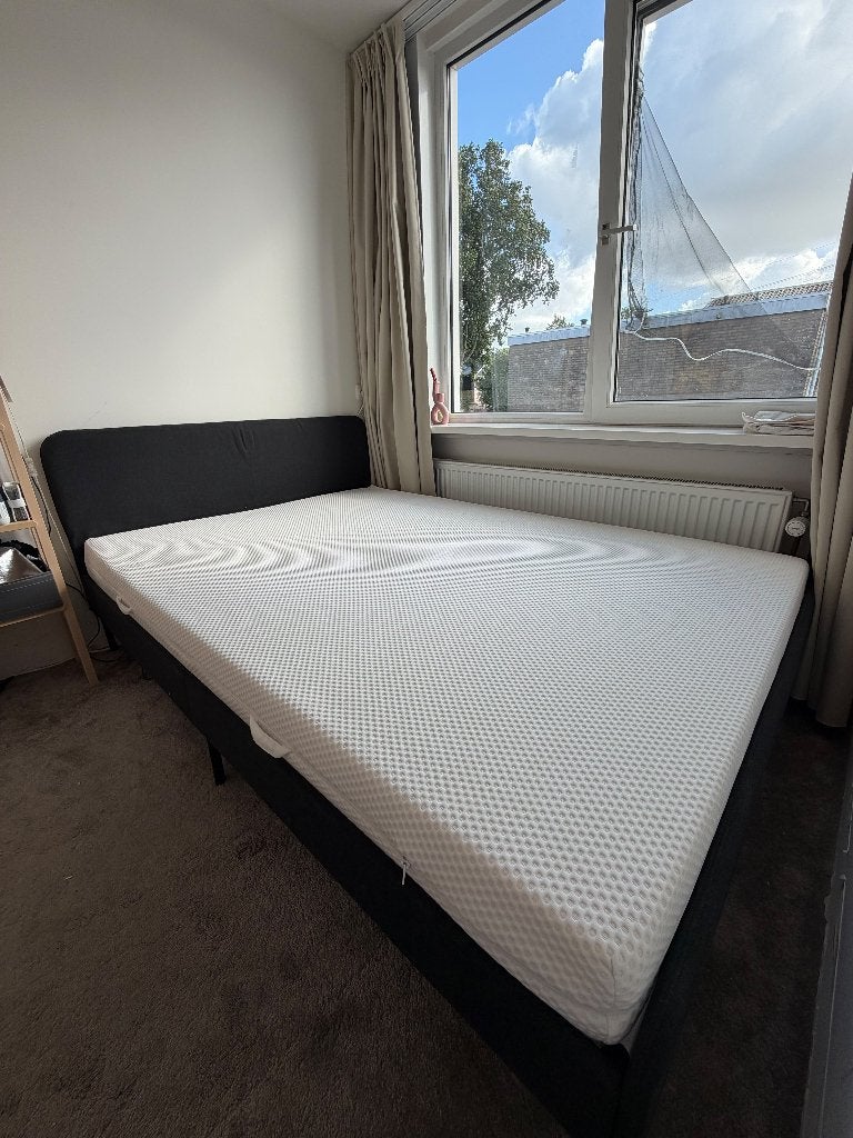 IKEA SLATTUM bed + mattress 140x200 – like new, Ophalen, Wit, Tweepersoons, 140 cm
