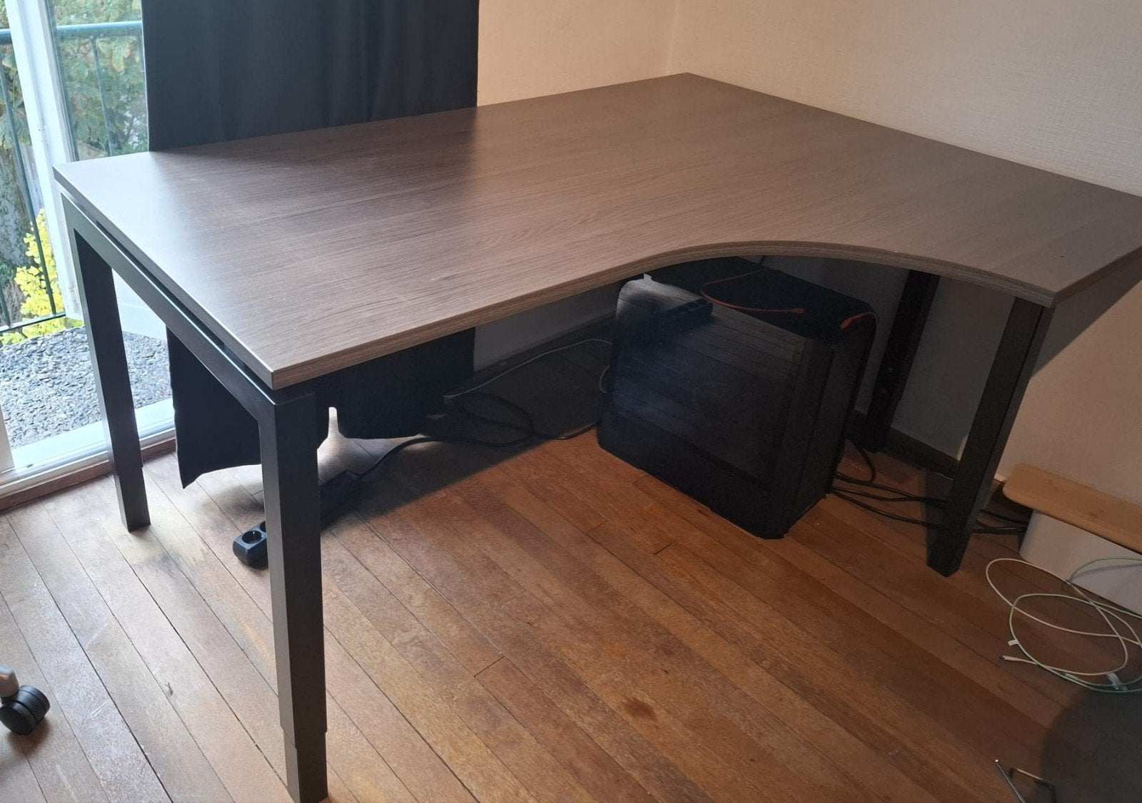 Ruim hoekbureau met verstelbare poten - Zo goed als nieuw, Huis en Inrichting, Ophalen, 160 cm, Gebruikt, Hout