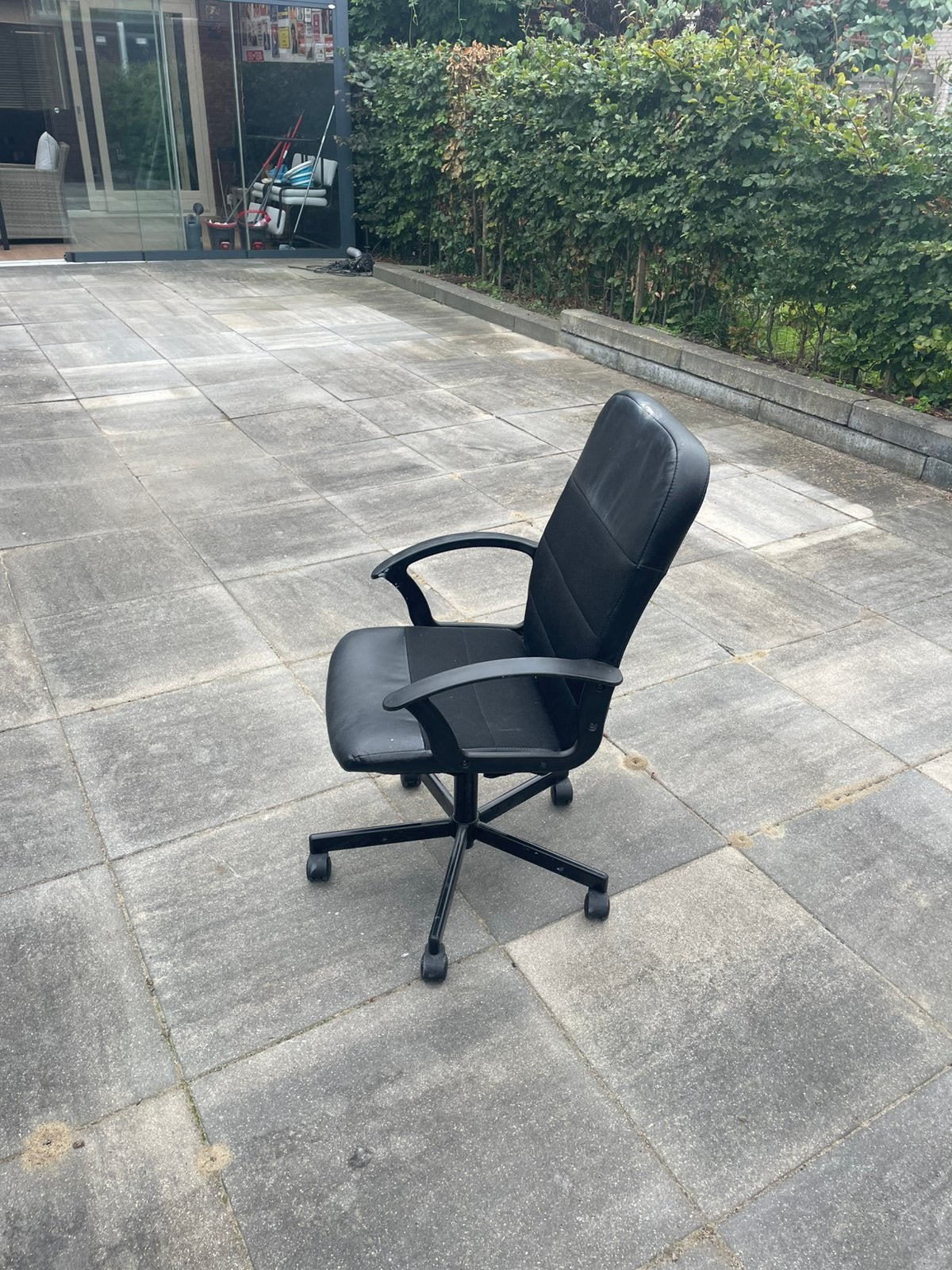 Bureau stoel en voorraadkast, Ophalen, Zo goed als nieuw, Zwart