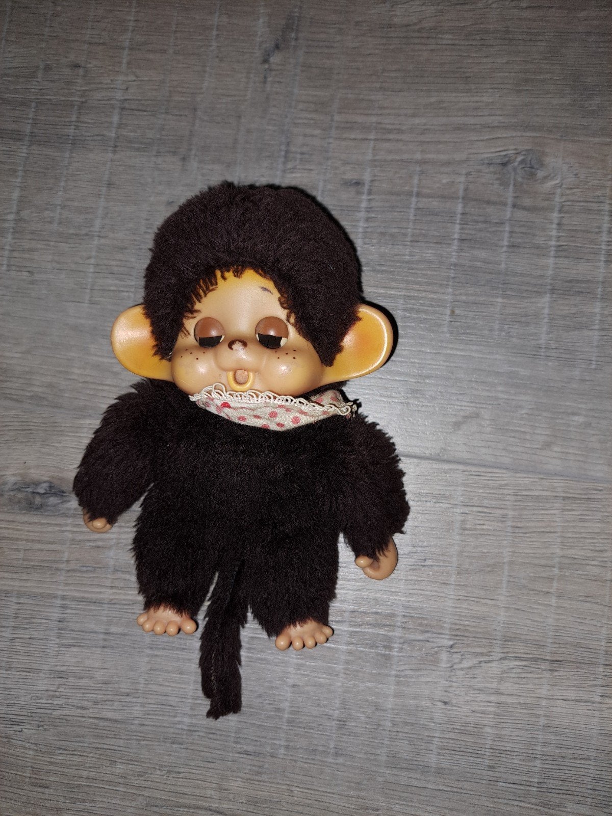 Vintage Monchhichi aap knuffel met slabbetje, Kinderen en Baby's, Gebruikt, Overige merken, Overige karakters, Ophalen of Verzenden