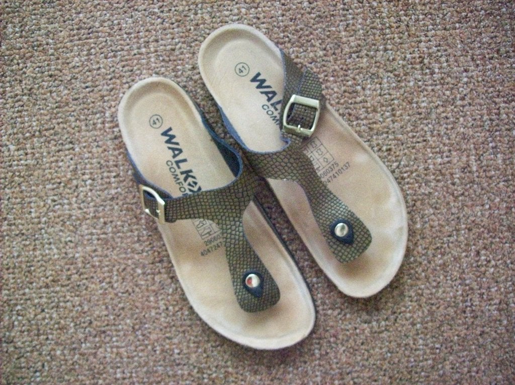 bruine teen slippers maat 41, Bruin, Zo goed als nieuw, Ophalen, Slippers