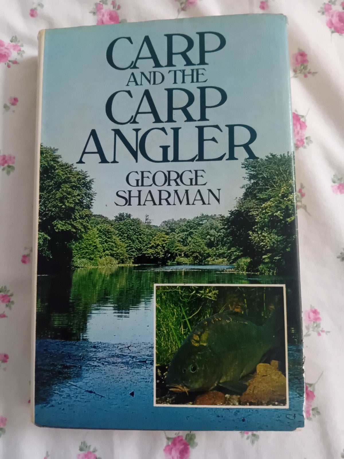 George Sharman Carp and the Carp Angler, Watersport en Boten, Hengelsport | Karpervissen, Ophalen of Verzenden, Overige typen