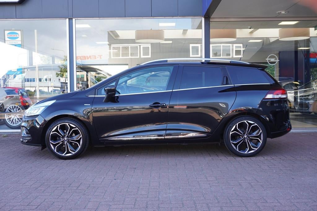 Renault Clio Estate 1.2 TCe Bose Automaat | Navigatie | Airc, Gebruikt, 635 kg, Zwart, Origineel Nederlands