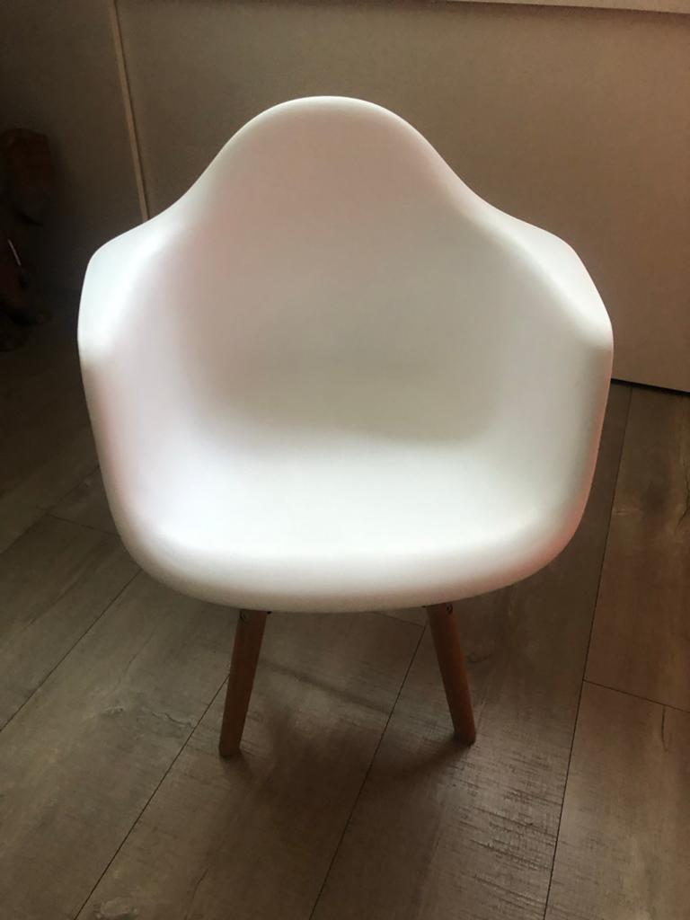 Look a like Vitra kinderstoeltje, Ophalen, Zo goed als nieuw, Overige typen