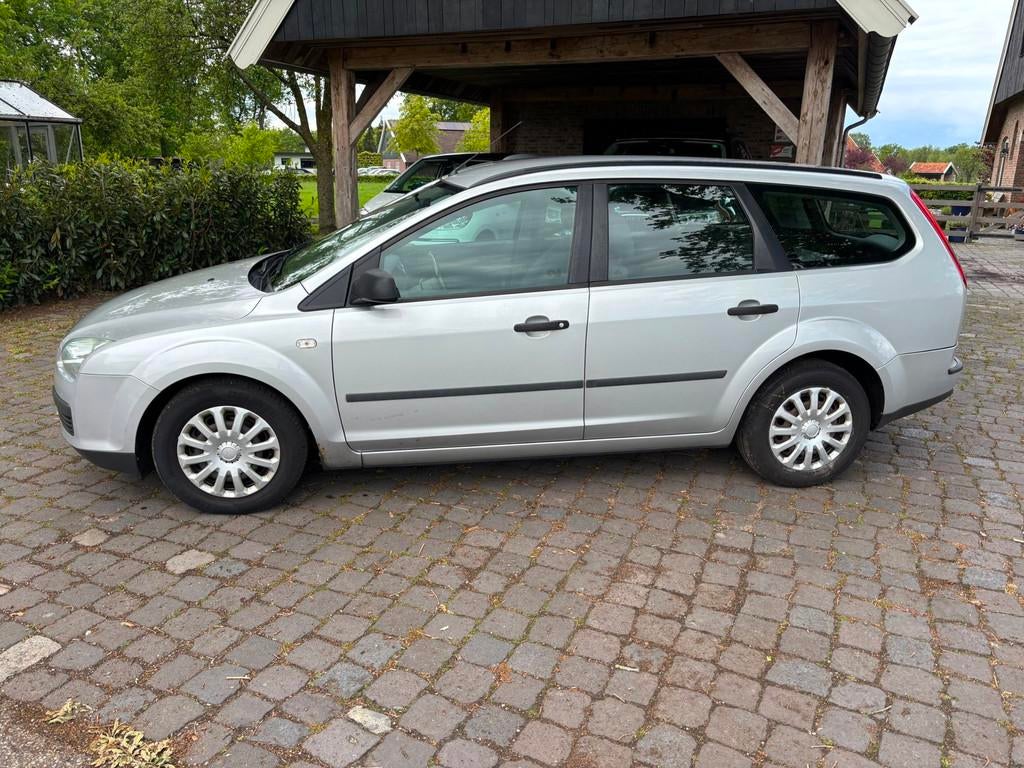 Ford Focus Wagon 1.6-16V Champion, Auto's, 1596 cc, Gebruikt, Zwart, 4 cilinders