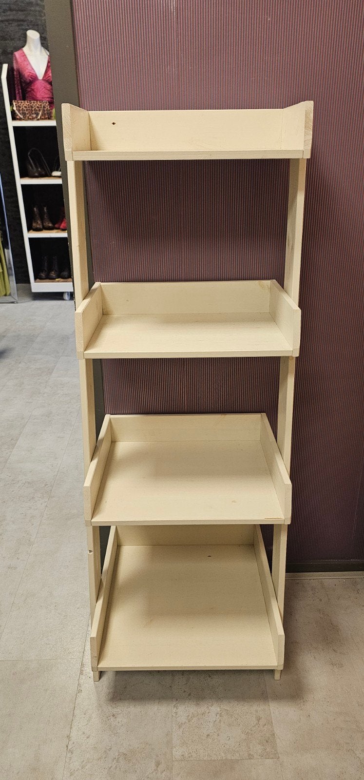 Houten displayrek met 4 schappen, Ophalen, Gebruikt