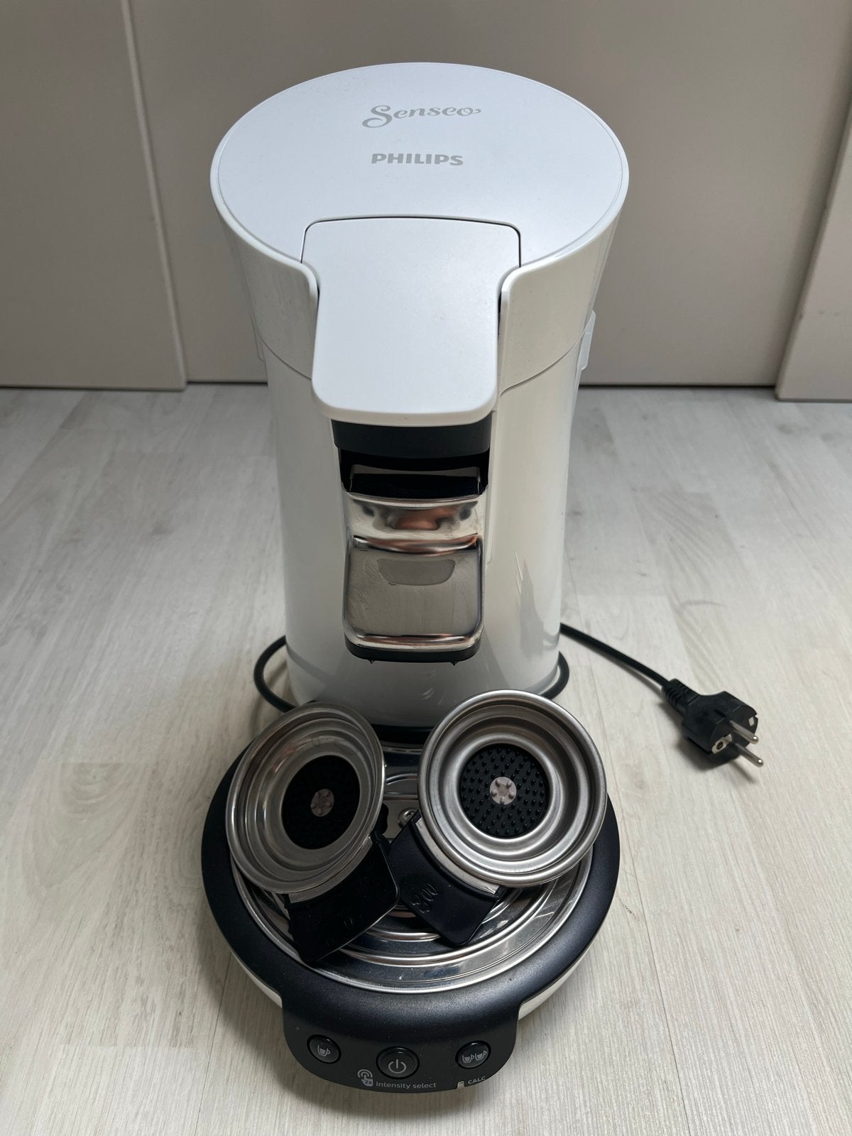 Philips Senseo Koffiezetapparaat Wit - Zo goed als nieuw, Witgoed en Apparatuur, Koffiezetapparaten, Ophalen, Koffiepads en cups