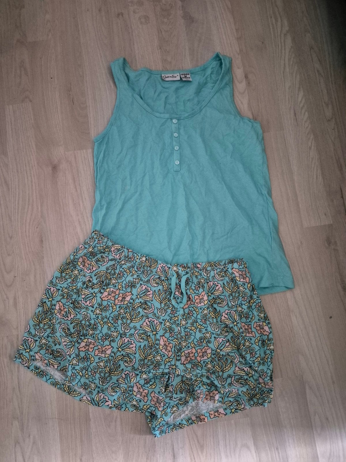 Pyjama set maat L, Kleding | Dames, Pyjama's, Quantro, Ophalen of Verzenden, Zo goed als nieuw, Maat 42/44 (L)