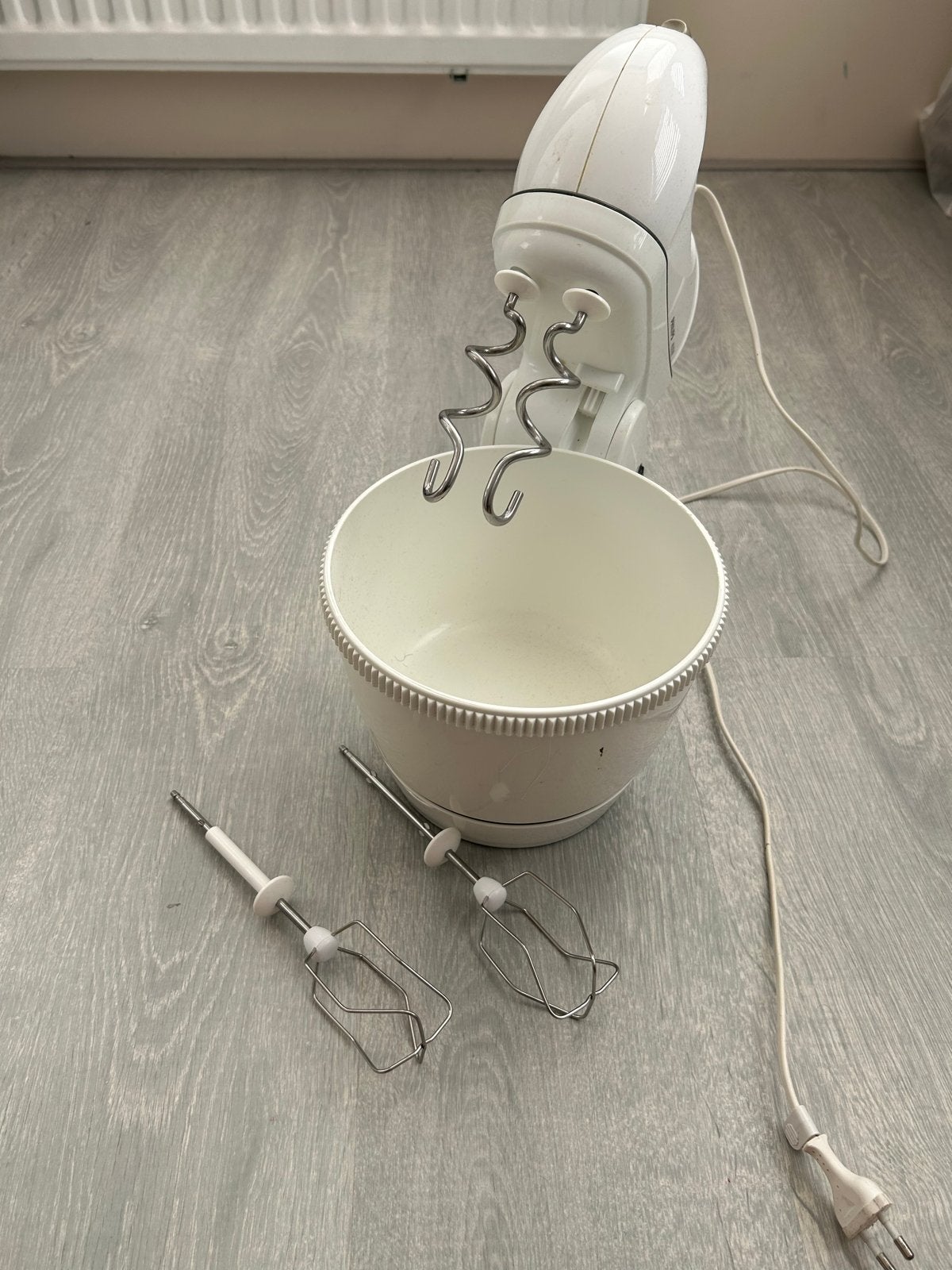 Philips Handmixer met standaard en kom - 400W, 2 tot 3 liter, Ophalen, Gebruikt, 3 snelheden of meer