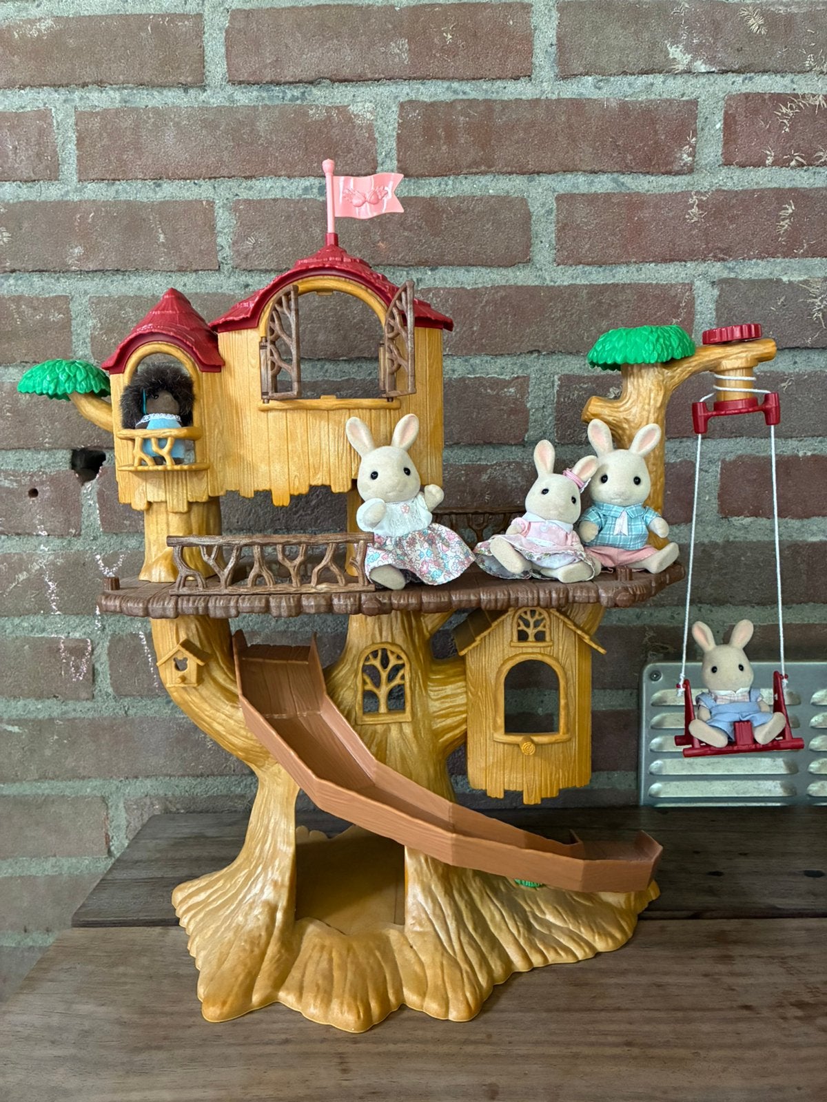 sylvanian families boomhut + 5 diertjes, Ophalen, Zo goed als nieuw