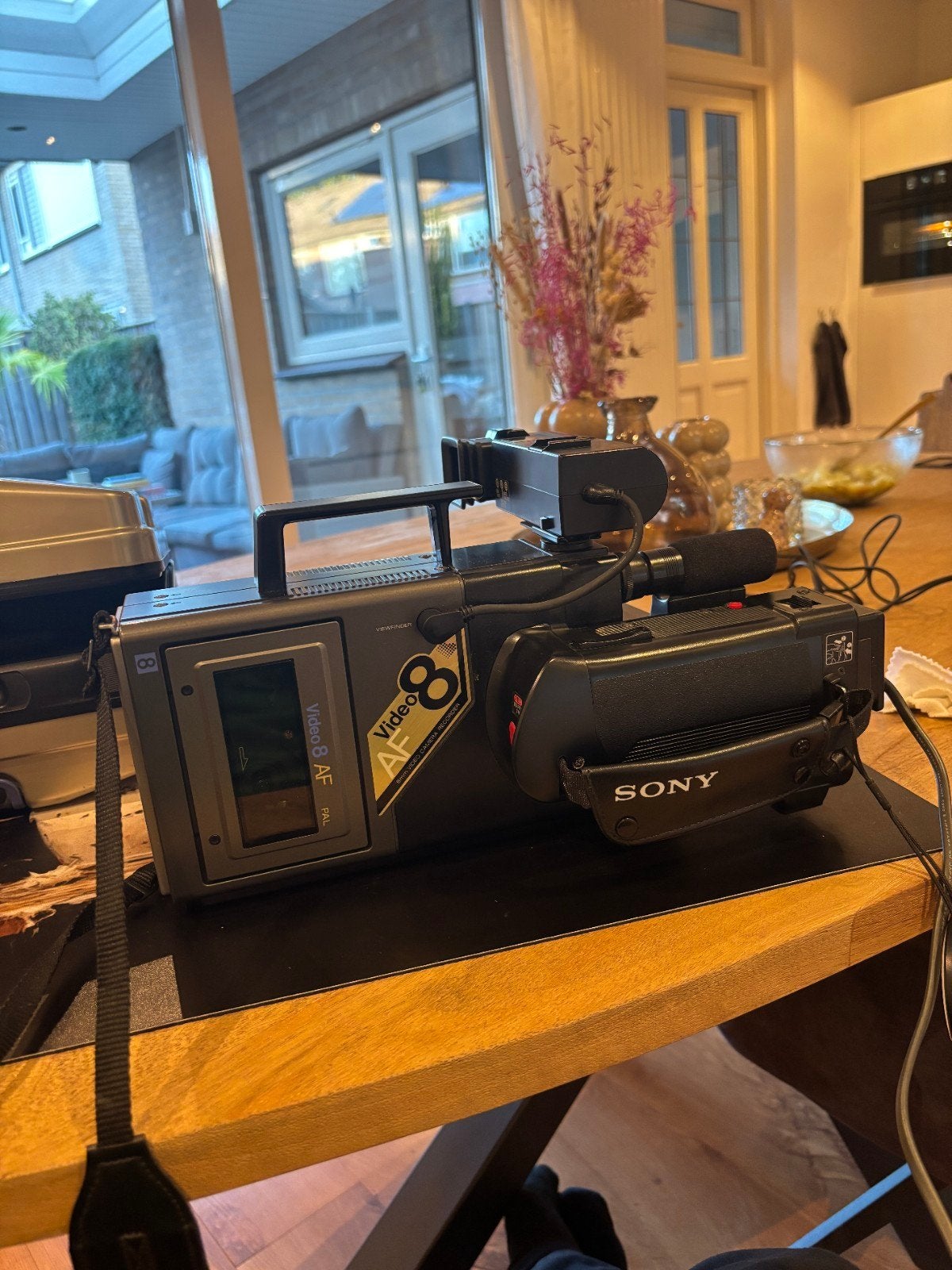 Sony CCD-V7AF-E Video8 videocamera met koffer en accessoires, Ophalen