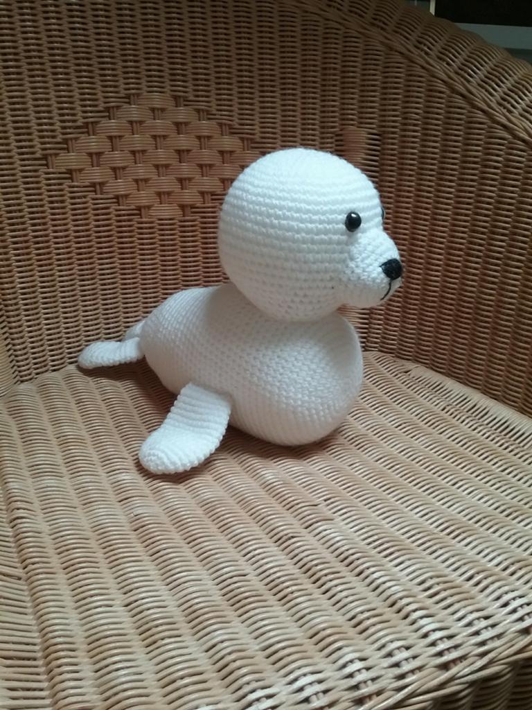Gehaakte baby-zeehond, hoogte 30 cm., Ophalen of Verzenden, Nieuw, Haken, Overige typen